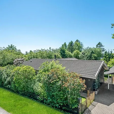 4 Bedroom Lovely In *