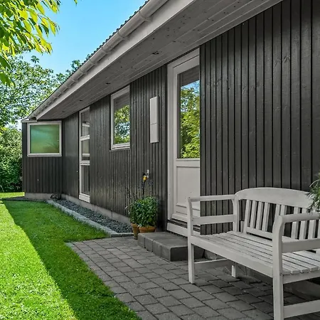 بيت للعطل 4 Bedroom Lovely In