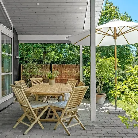 بيت للعطل 4 Bedroom Lovely In