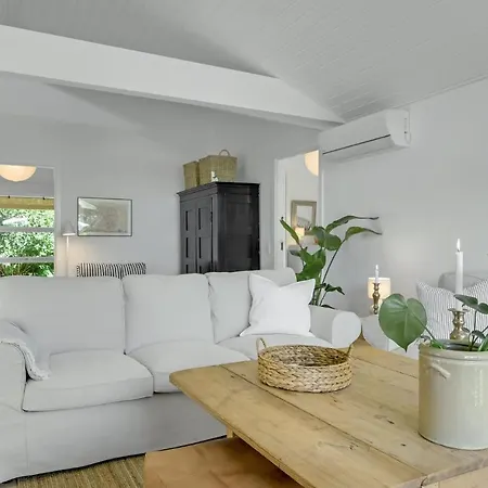 4 Bedroom Lovely In