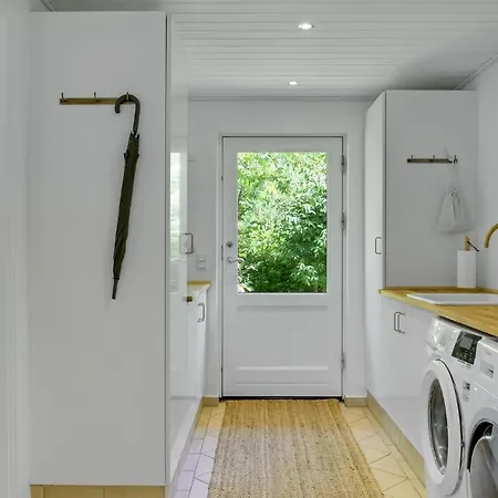 4 Bedroom Lovely In * جيليليه