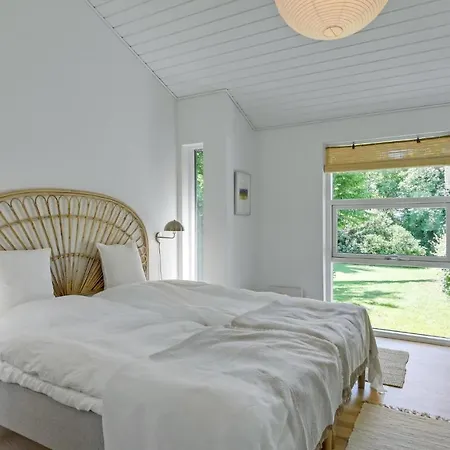 بيت للعطل 4 Bedroom Lovely In