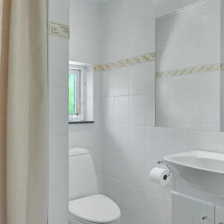 بيت للعطل 4 Bedroom Lovely In *