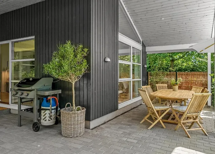 4 Bedroom Lovely In Gilleleje